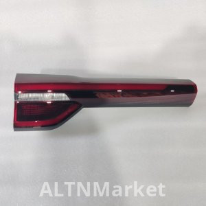 Фонарь на крышку багажника правый, левый