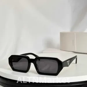 солнцезащитные очки Prada