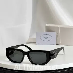 Солнцезащитные очки Prada