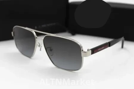 Солнцезащитные очки Prada