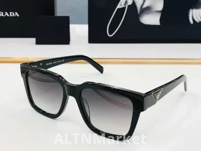 Солнцезащитные очки Prada