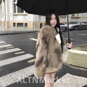 Autumn and Winter Season New Style Environmentally Friendly Fur Coat Female Short Imitation Raccoon Fur Fox Fur Young A Furry Coat Slimming