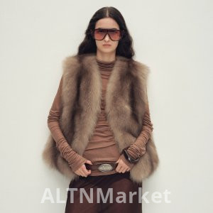 Kanazawa Sweet Snow Atmosphere Sense Lightweight Lath Craft Straight Body V Neck Imitation Fox Fur Fur Vest Environmentally Friendly Coat