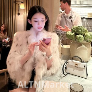 Good Morning Fan Fan Ink Cloud Room Finland Import saga Level White Fox Fur Tigercat With Cuff - Disassembly Coat for Women