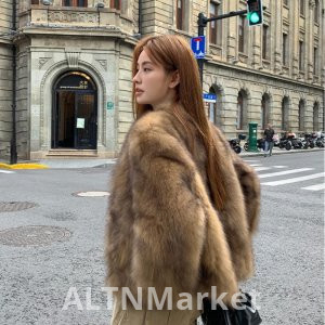 Стример Янтарь Большой Кузина Лиса Мех Короткий Стиль Корейский Стиль Молодой A Меховое Пальто Интернет Знаменитости A Женщины Меховое Пальто
